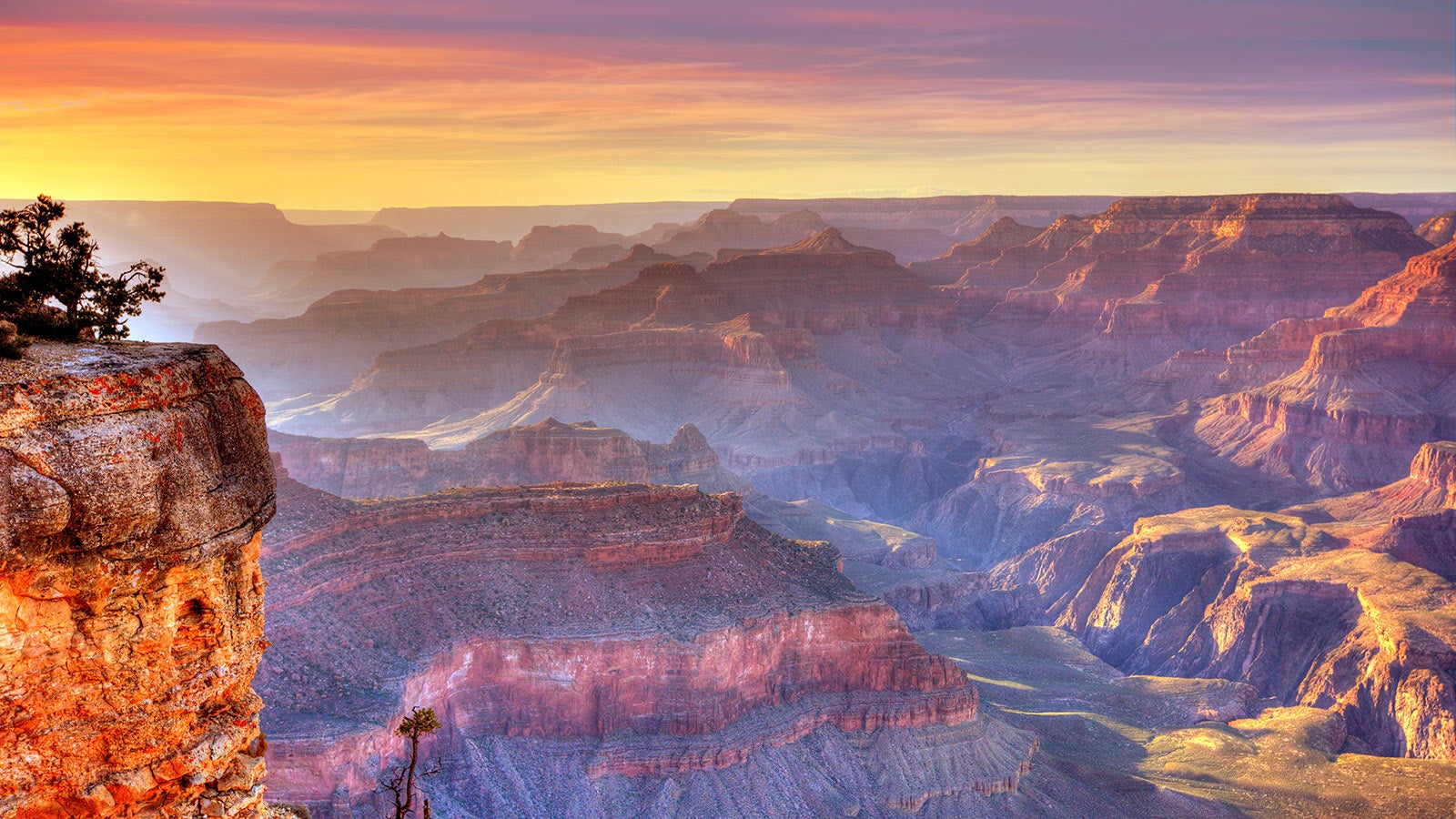 Sunset at Yavapai Point in the Grand Canyon in Arizona