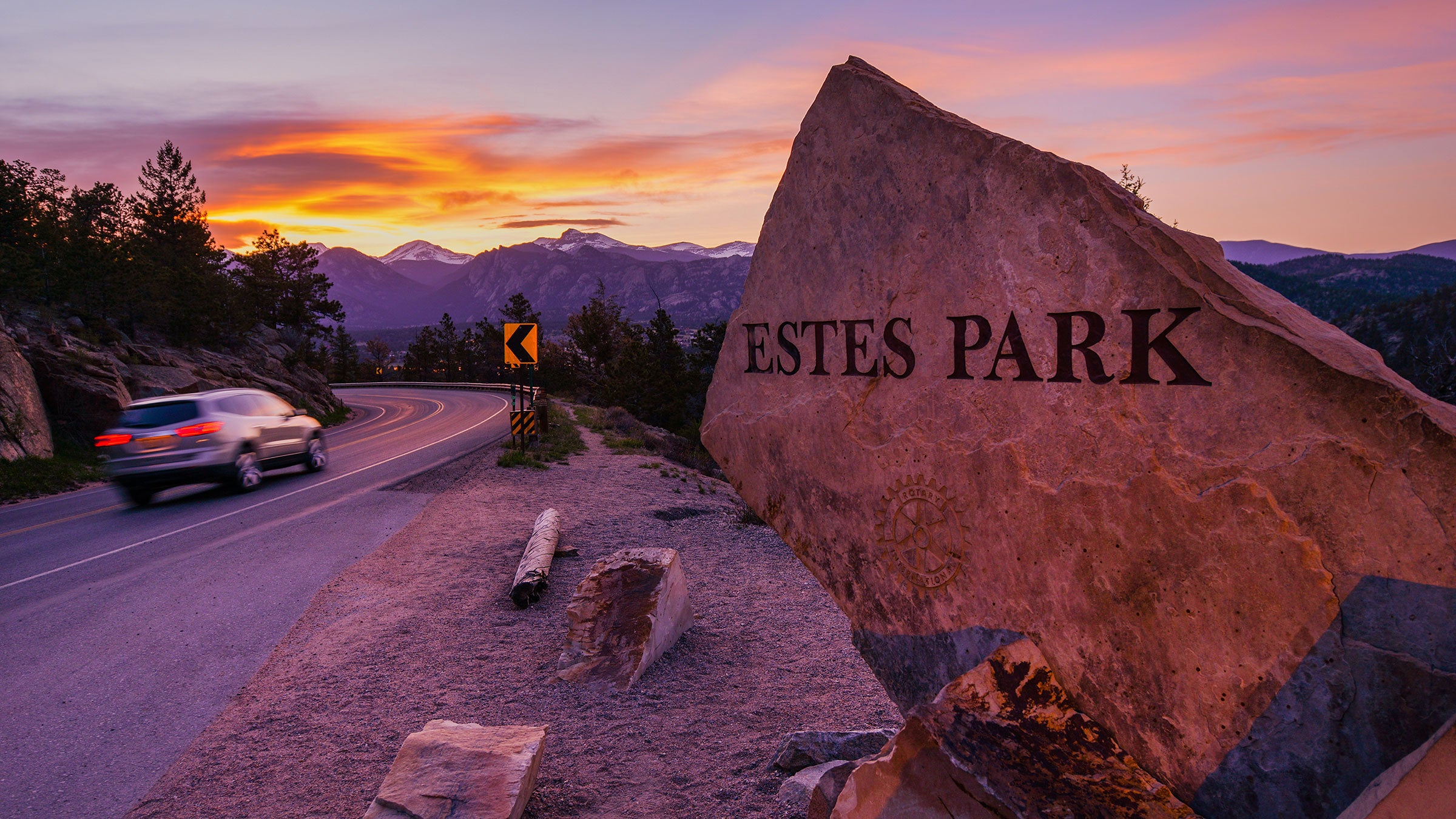 Stone sign on Hwy. 36 welcoming you to Estes Park, Colo.